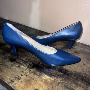 Trotters Navy Blue Heels 12M Medium